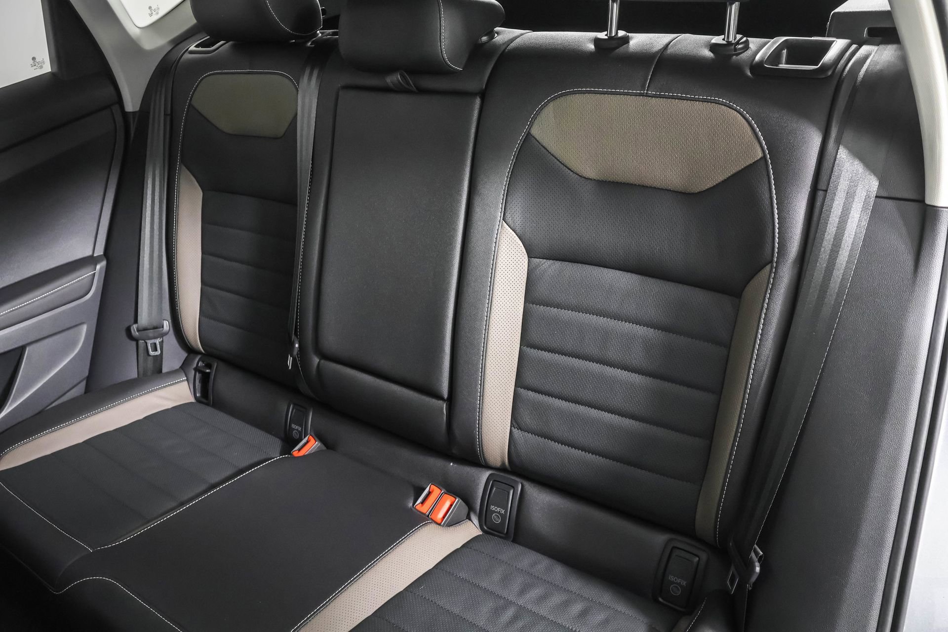 Certified 2024 Volkswagen Taos SEL image 38