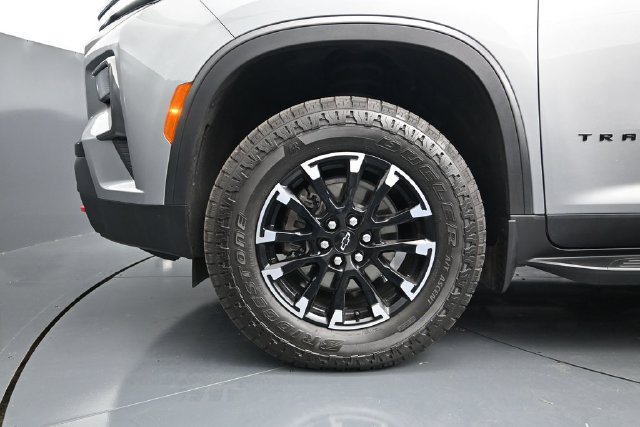 Used 2025 Chevrolet Traverse Z71 w/ Driver Confidence Package AWD/4WD image 17