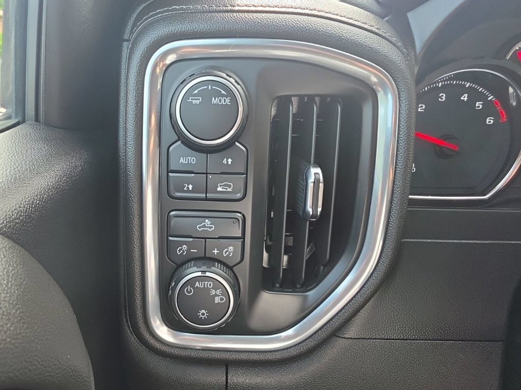 Used 2021 Chevrolet Silverado 1500 LT w/ Bed Protection Package AWD/4WD image 12
