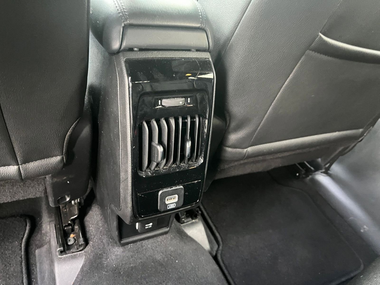 Used 2025 Jeep Compass Limited image 23