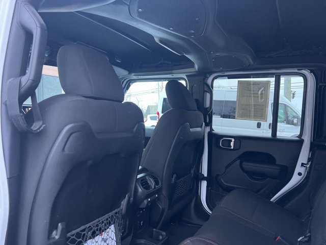 Used 2024 Jeep Gladiator Mojave w/ Technology Group image 20