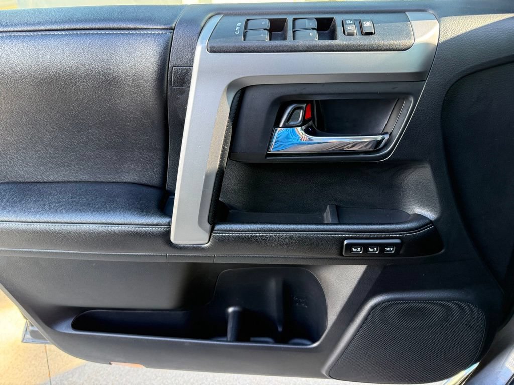 Used 2015 Toyota 4Runner Limited AWD/4WD image 25