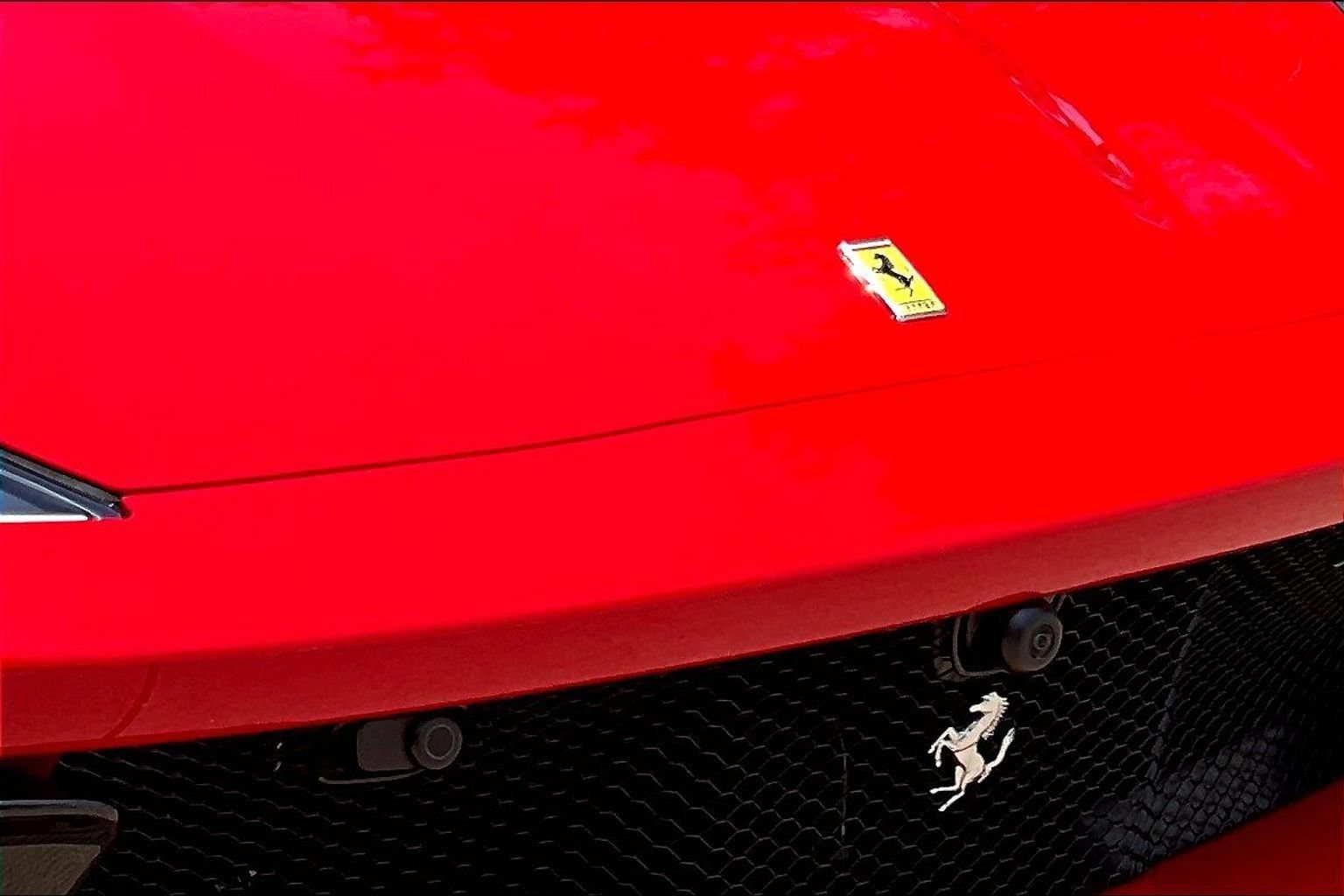 Used 2022 Ferrari 812 Competizione RWD image 27