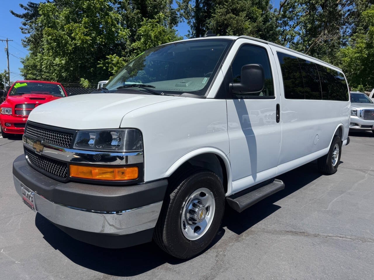Used 2025 Chevrolet Express 3500 LT w/ LT Preferred Equipment Group RWD image 1