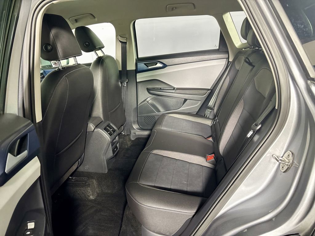 Used 2024 Volkswagen Taos SE image 19