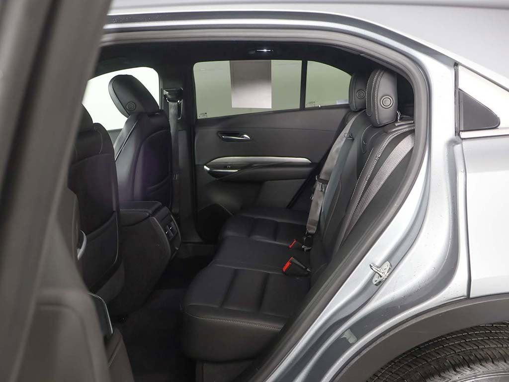 Used 2024 Cadillac XT4 Premium Luxury image 30
