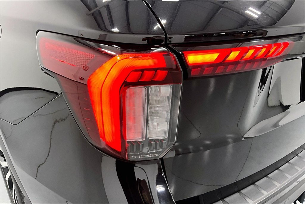 Used 2025 Ford Explorer ST-Line w/ Premium Package RWD image 35