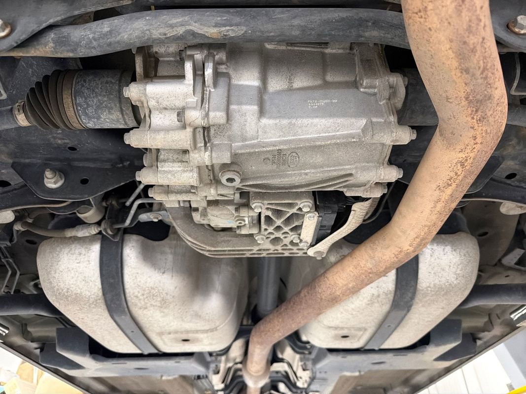 Used 2017 Land Rover Range Rover Evoque SE Premium image 12