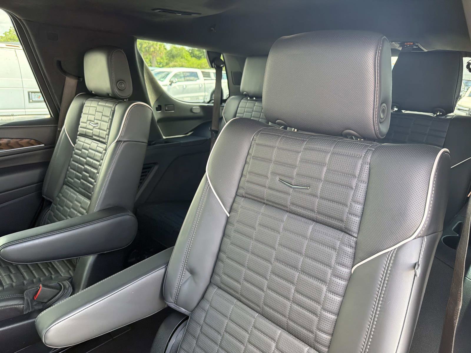 Used 2024 Cadillac Escalade Sport Platinum w/ Heavy-Duty Trailer Package AWD/4WD image 12
