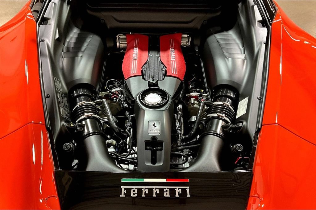 Used 2018 Ferrari 488 GTB RWD image 24