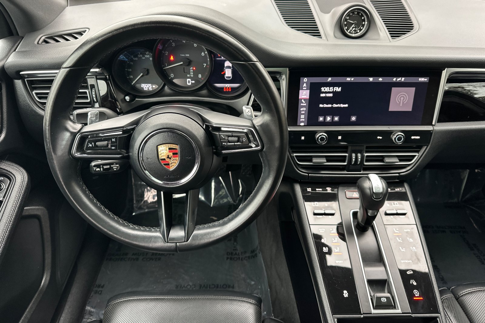 Used 2024 Porsche Macan AWD/4WD image 13