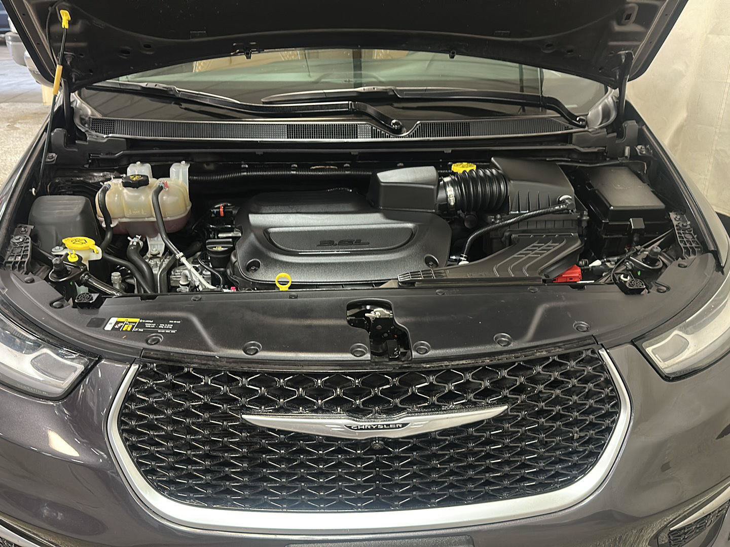 Used 2021 Chrysler Pacifica Pinnacle AWD/4WD image 13