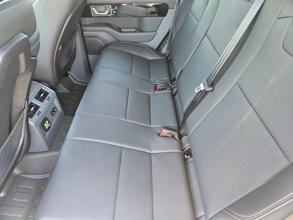 Used 2026 INEOS Grenadier AWD/4WD image 9