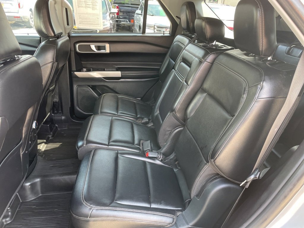 Used 2021 Ford Explorer XLT w/ Equipment Group 202A image 14