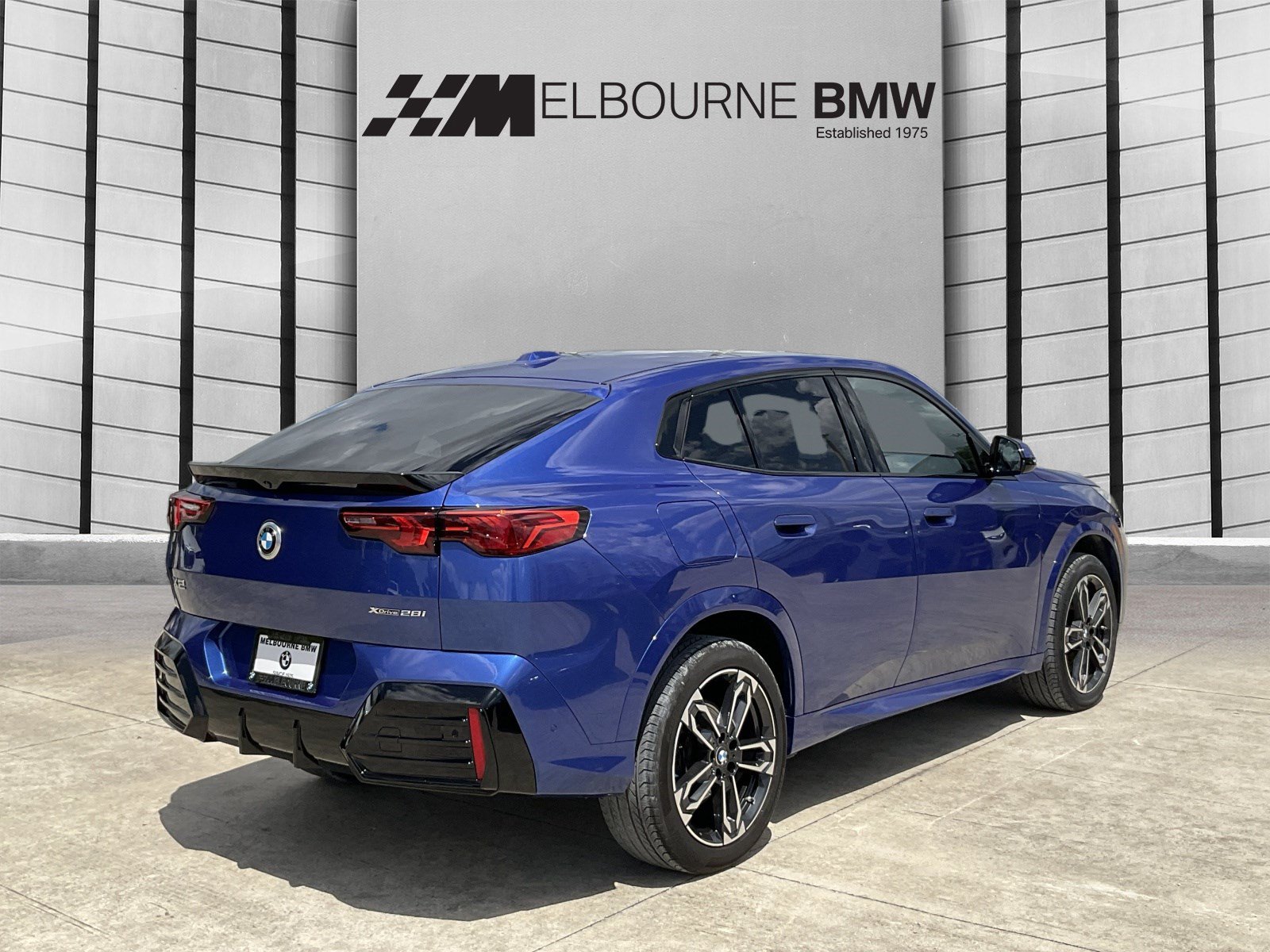 Used 2024 BMW X2 xDrive28i w/ M Sport Package AWD/4WD image 4