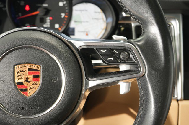 Used 2018 Porsche Macan AWD/4WD image 32