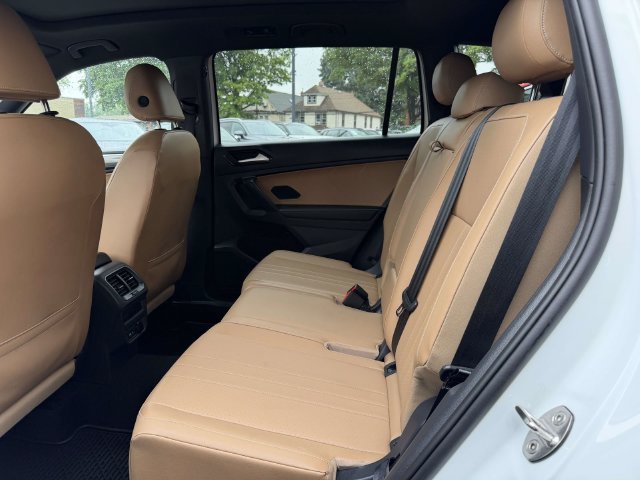 Used 2024 Volkswagen Tiguan SE R-Line AWD/4WD image 13