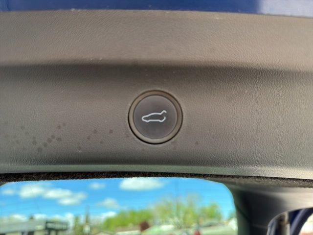 Used 2022 Tesla Model Y Long Range image 9