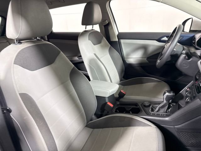 Used 2022 Volkswagen Taos SE w/ IQ.Drive SE Package image 12