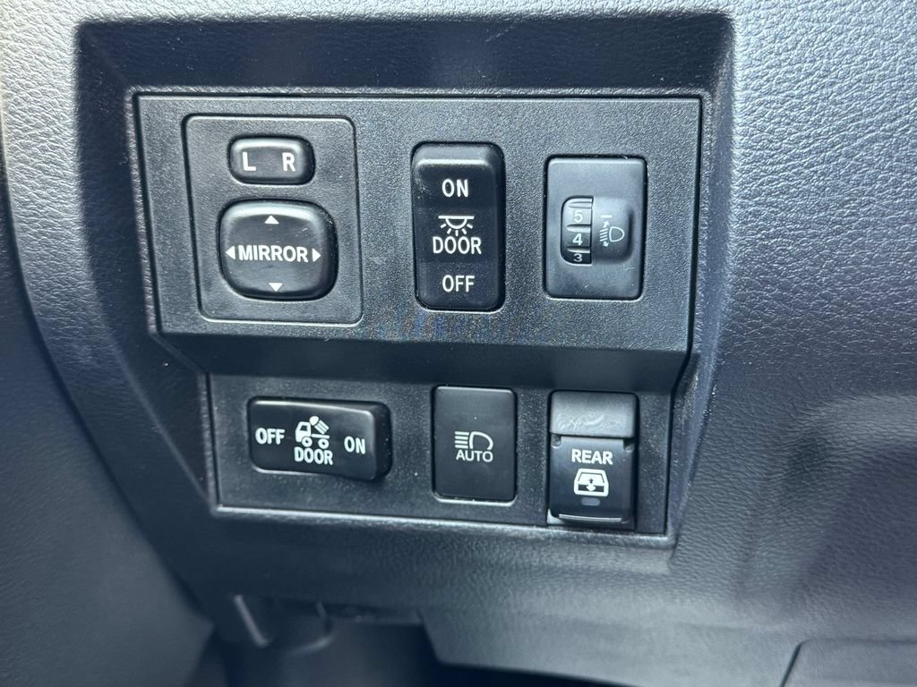 Used 2021 Toyota Tundra SR5 w/ TRD Off-Road Package AWD/4WD image 30