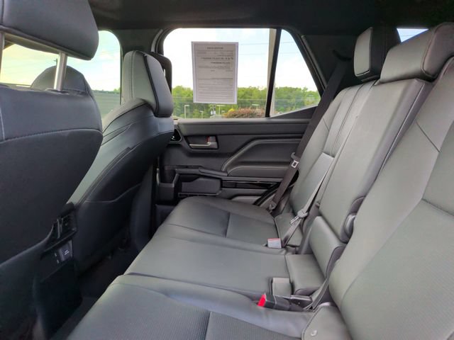 Used 2026 Toyota 4Runner Limited AWD/4WD image 29
