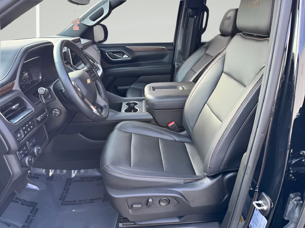 Used 2024 Chevrolet Tahoe High Country AWD/4WD image 12