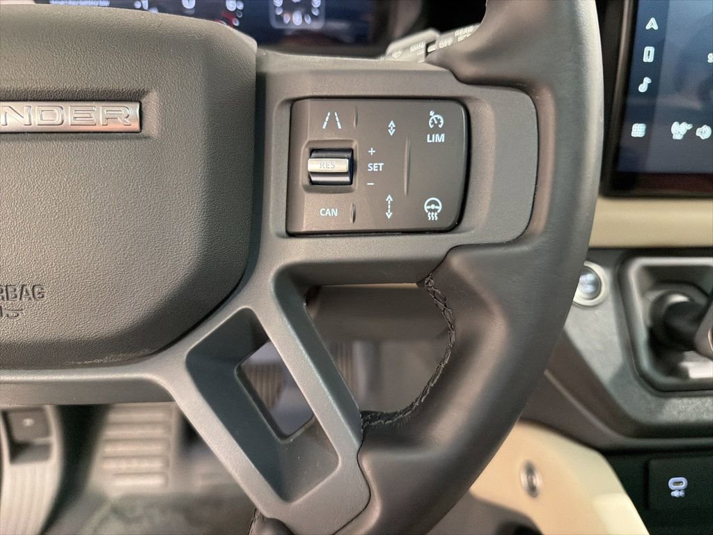 Used 2024 Land Rover Defender 130 X-Dynamic SE image 13