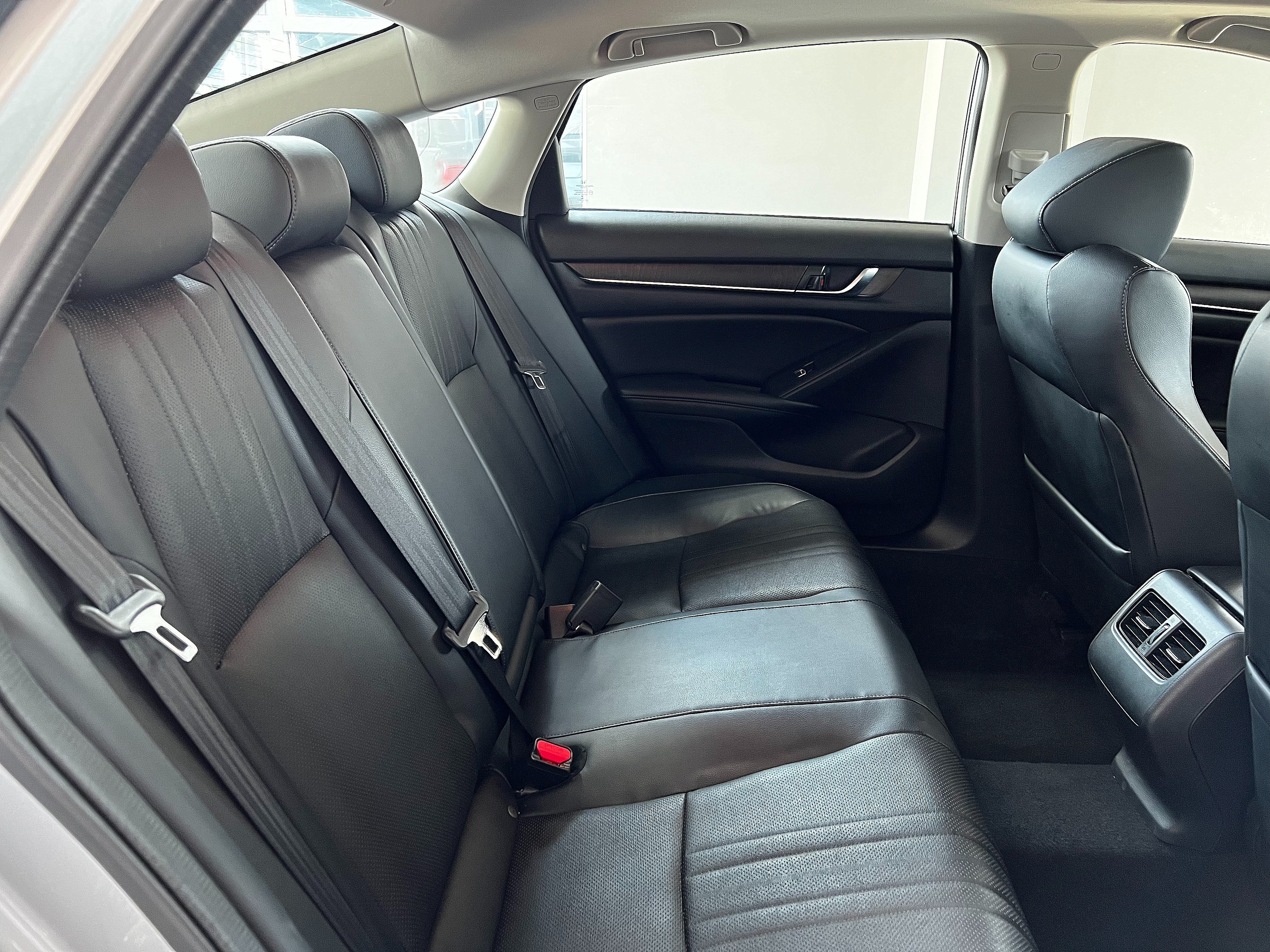Used 2018 Honda Accord EX-L image 23