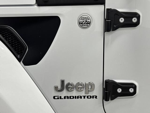 Used 2020 Jeep Gladiator Overland image 38