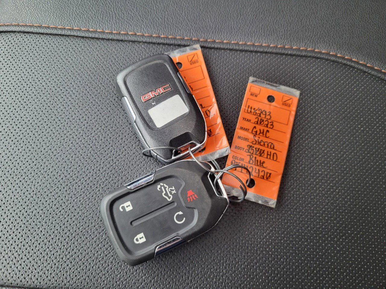 Used 2023 GMC Sierra 2500 AT4 w/ AT4 Preferred Package image 30