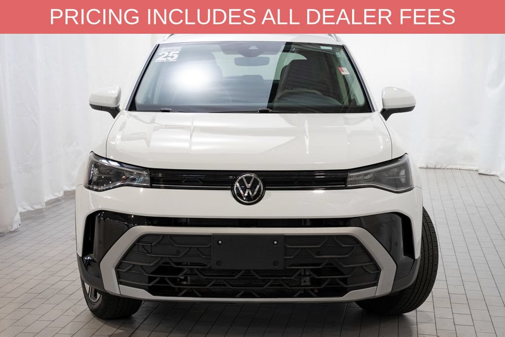 Used 2025 Volkswagen Taos SE AWD/4WD image 2