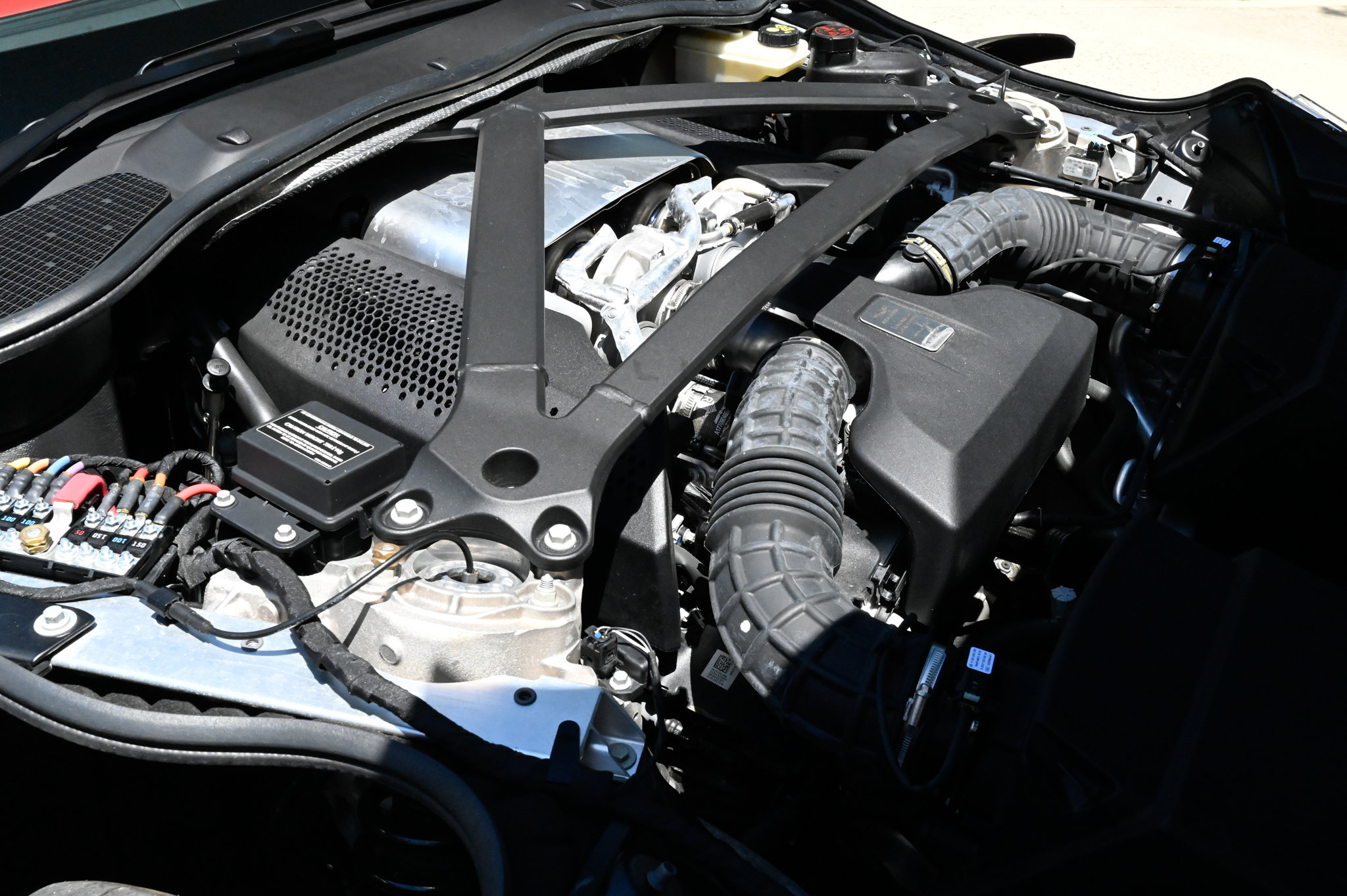 Used 2021 Aston Martin DB11 Coupe RWD image 45
