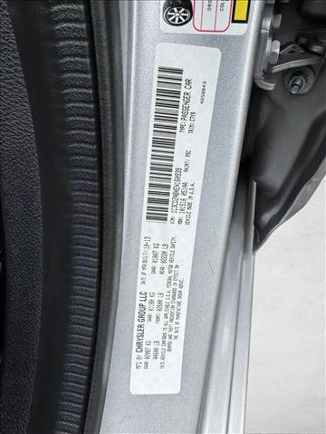 Used 2014 Dodge Avenger SE image 21
