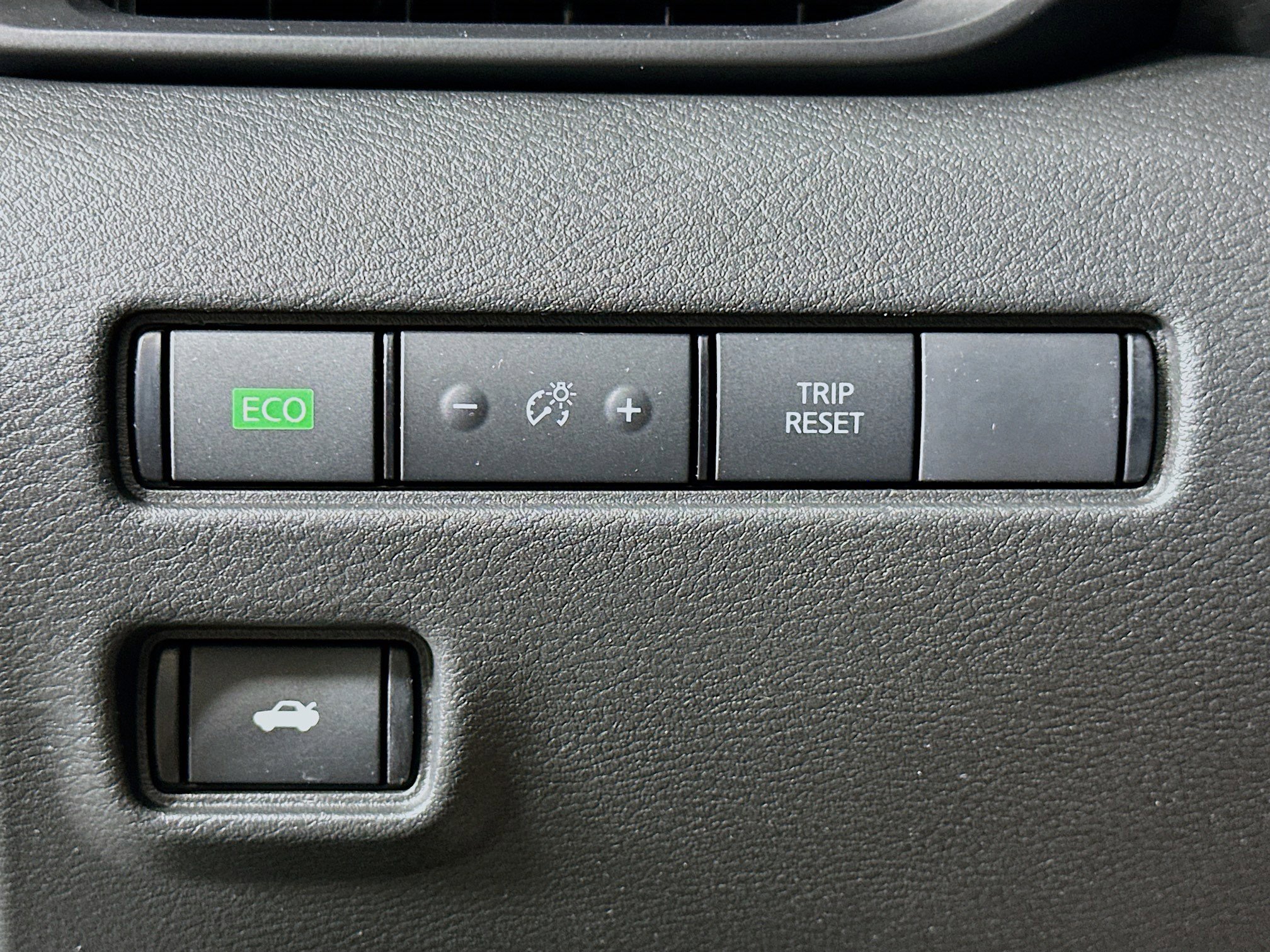 Used 2025 Nissan Sentra S image 17