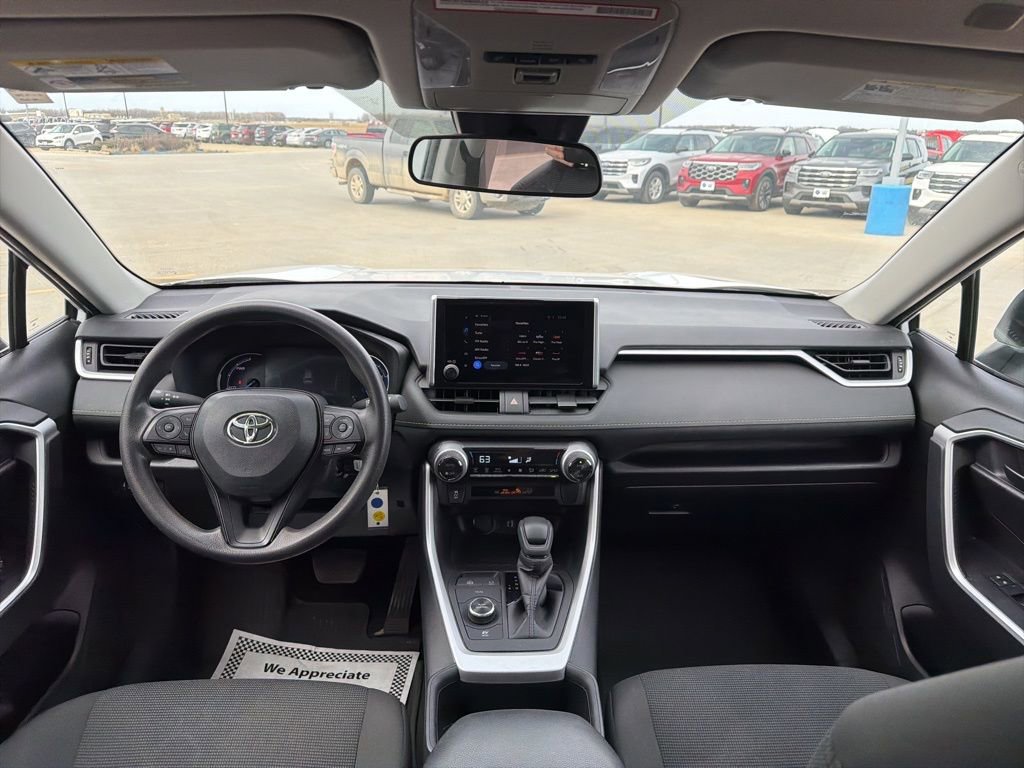 Used 2024 Toyota RAV4 LE image 17