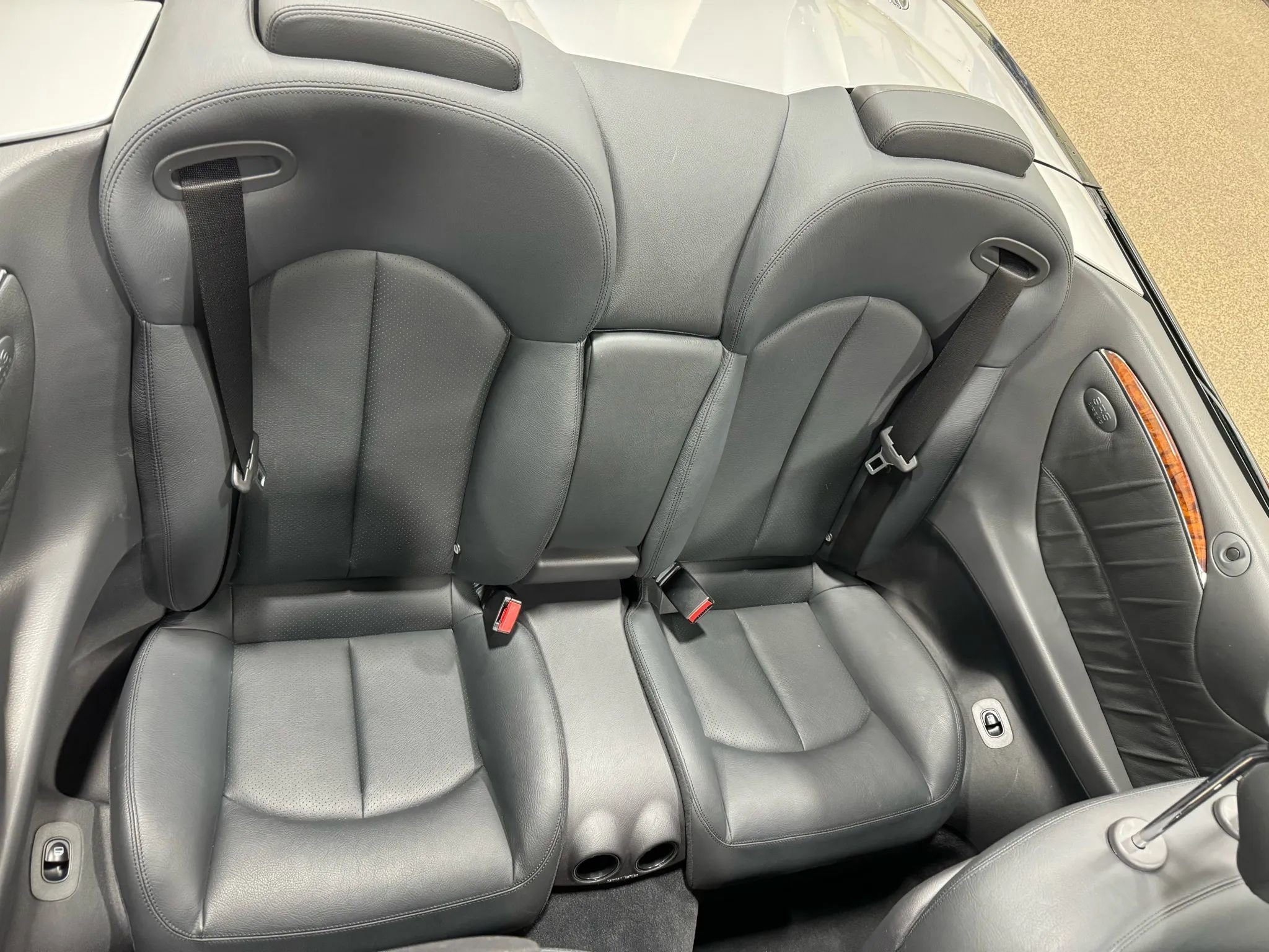 Used 2005 Mercedes-Benz CLK 320 Cabriolet image 55