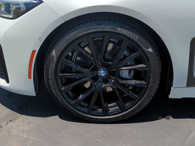 Used 2022 BMW 740i w/ M Sport Package RWD image 33