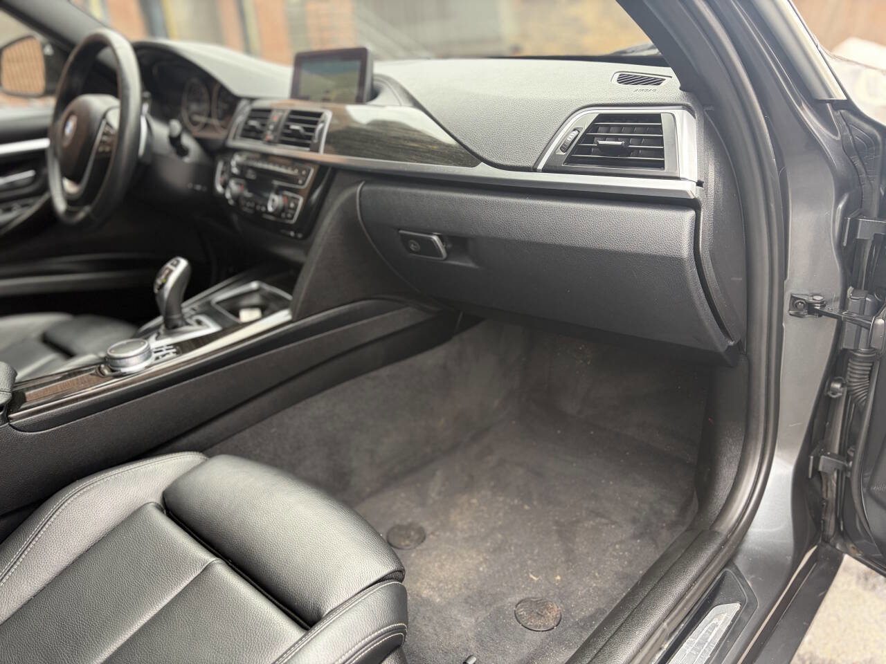 Used 2018 BMW 330i xDrive Sedan image 10