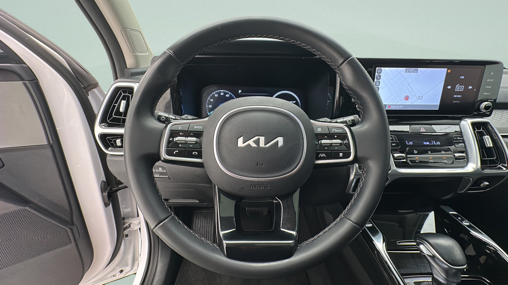 Used 2023 Kia Sorento SX AWD/4WD image 16