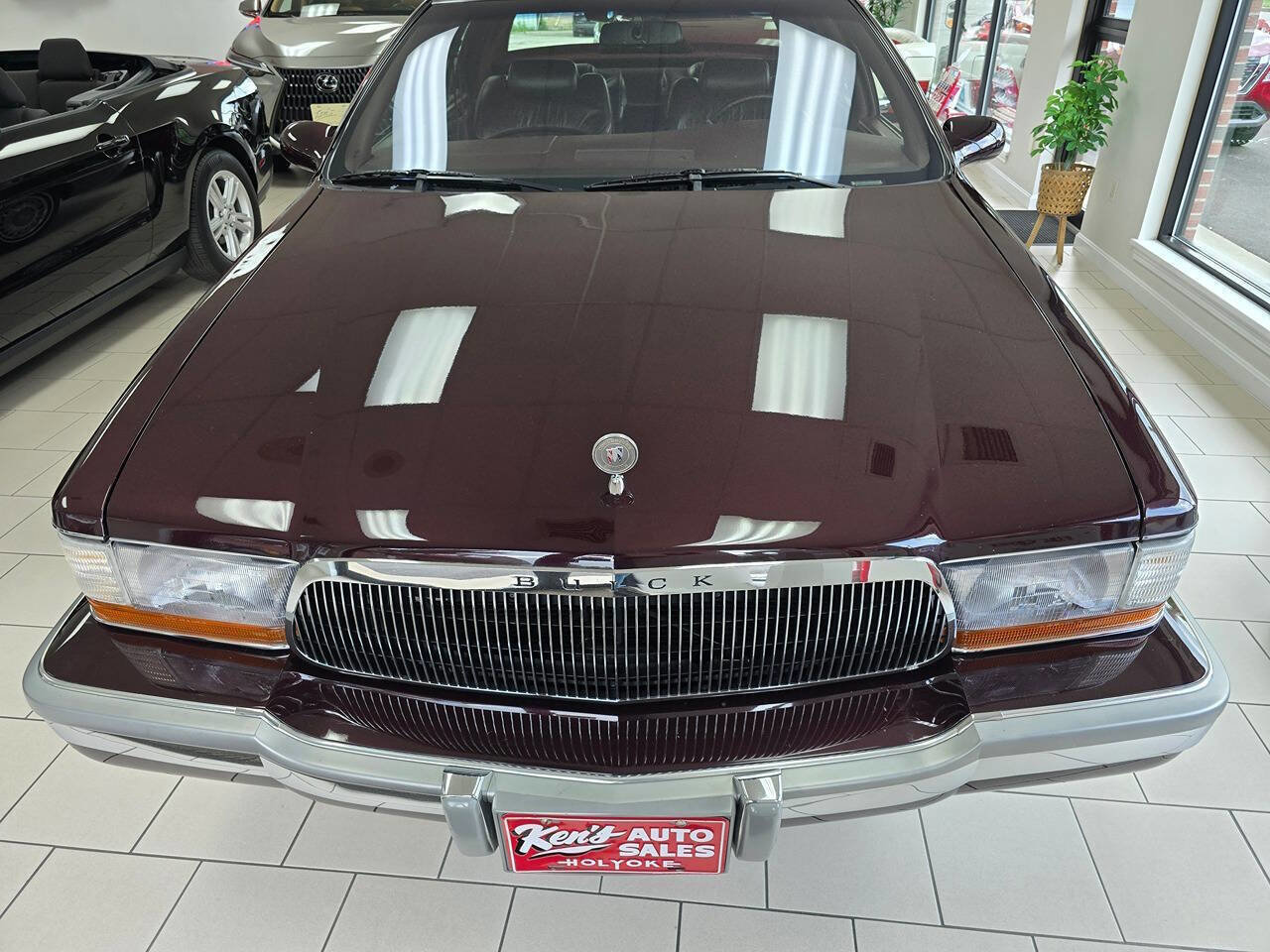 Used 1996 Buick Roadmaster Sedan RWD image 8