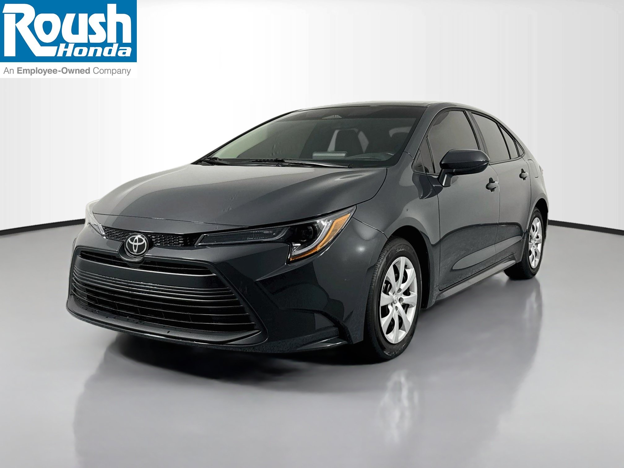 Used 2026 Toyota Corolla LE w/ LE Premium Package FWD image 1