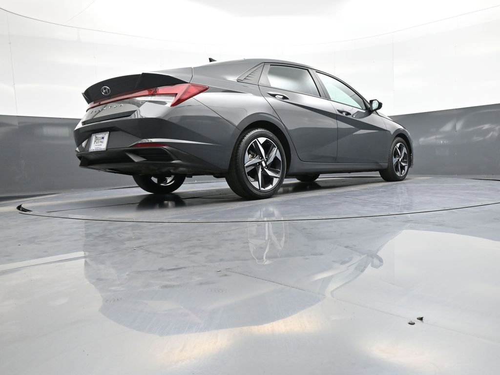 Certified 2023 Hyundai Elantra SEL w/ Convenience Package image 29