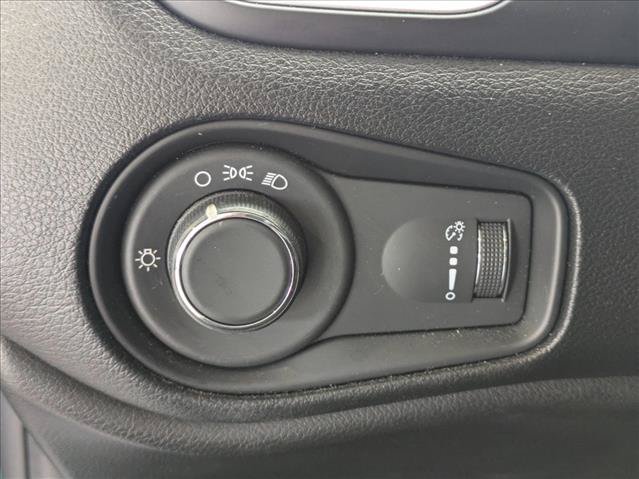 Used 2019 Jeep Renegade Sport FWD image 12