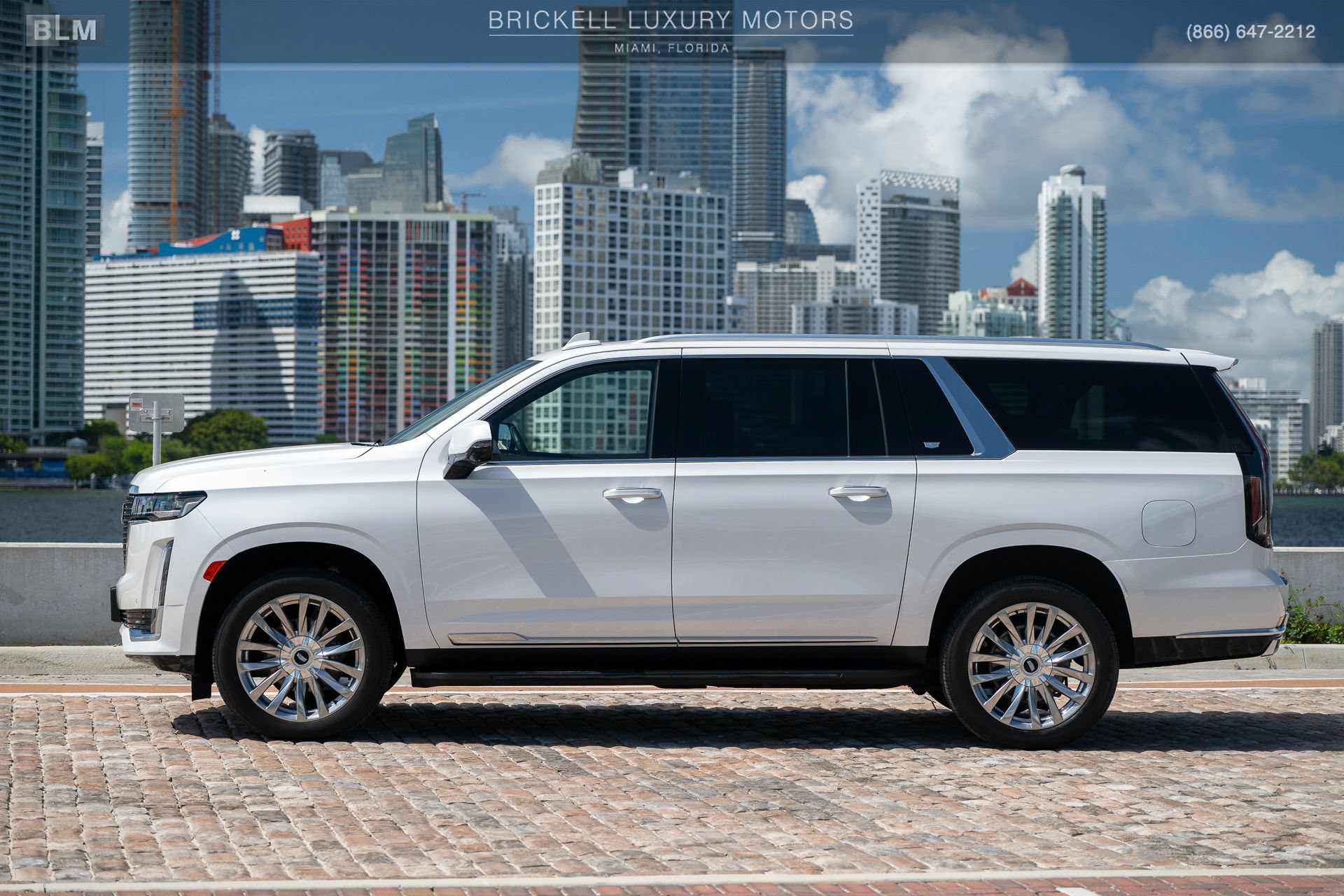 Used 2024 Cadillac Escalade ESV Luxury AWD/4WD image 11