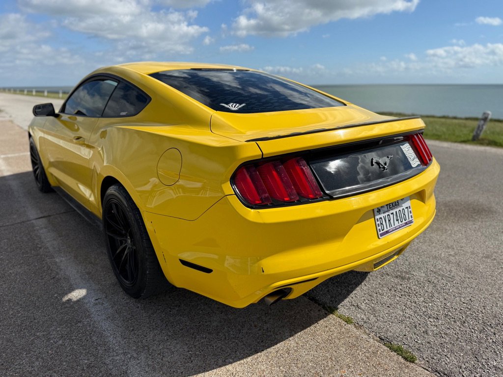 Used 2016 Ford Mustang Coupe image 7
