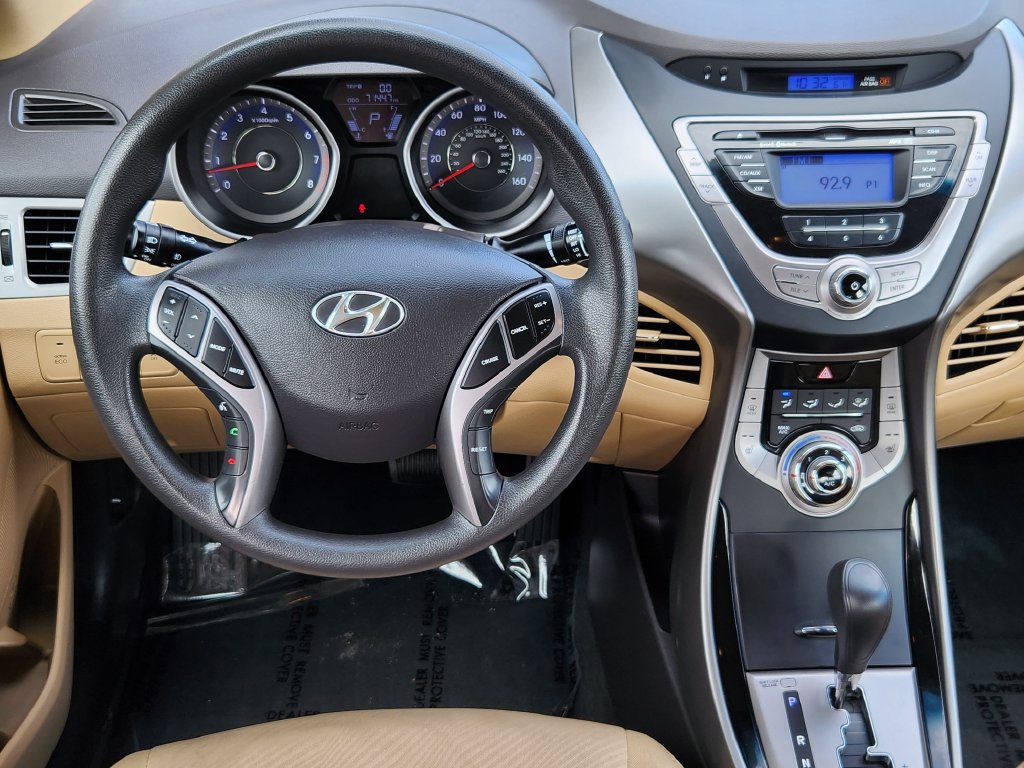 Used 2013 Hyundai Elantra GLS w/ Preferred Pkg FWD image 3