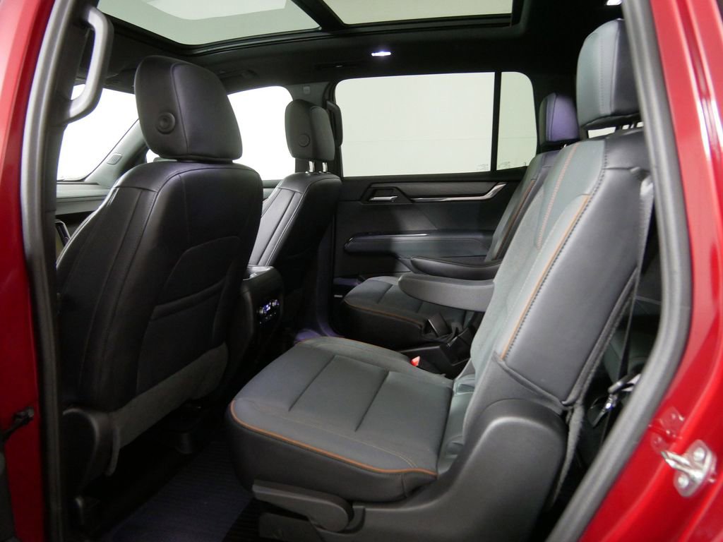 Used 2024 GMC Acadia AT4 image 18
