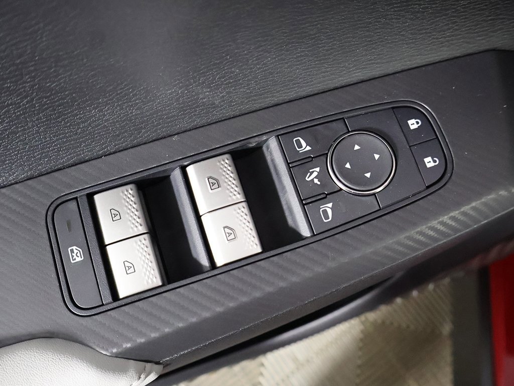 New 2025 Mitsubishi Outlander SE image 39