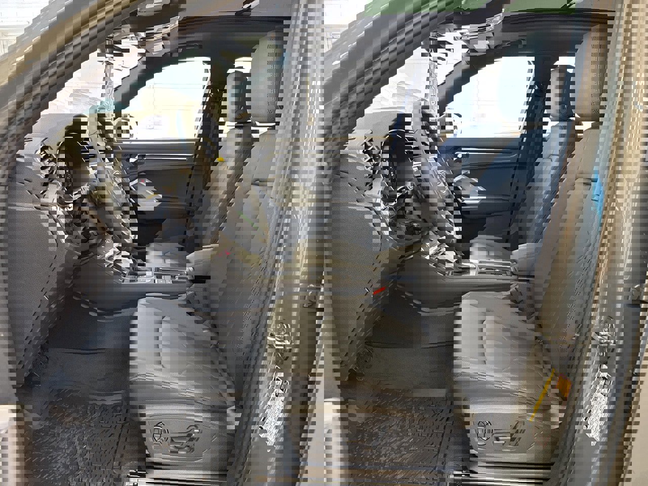 New 2025 Audi Q3 2.0T Premium image 15