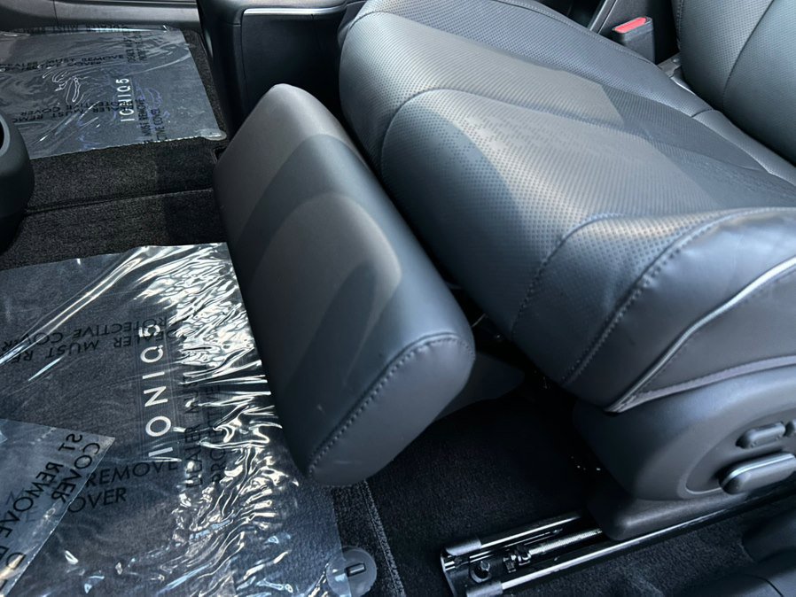 Used 2024 Hyundai Ioniq 5 Limited image 18